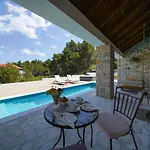 Villa Karla Pridraga