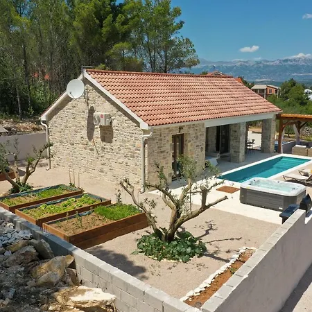 빌라 Karla Pridraga