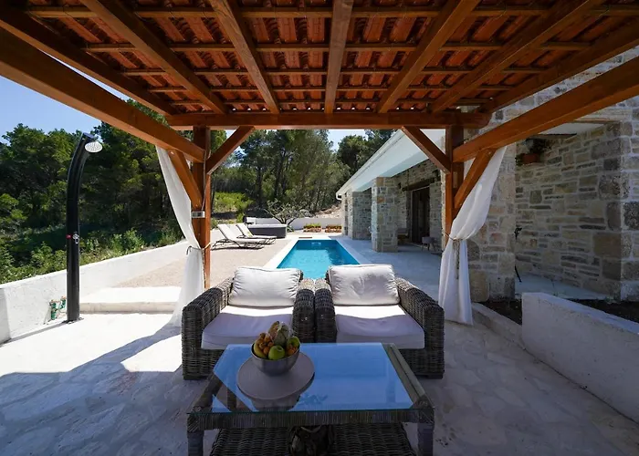 Karla Вилла Pridraga